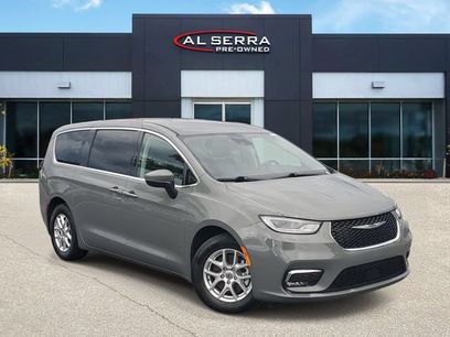 Used 2023 Chrysler Pacifica Touring-L