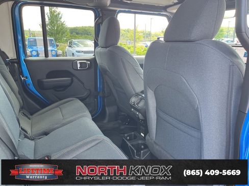 New 2025 Jeep Gladiator Sport image 25