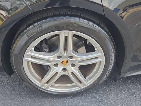 Used 2018 Porsche Panamera 4 AWD/4WD image 10