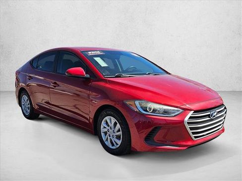 Used 2017 Hyundai Elantra SE FWD image 3