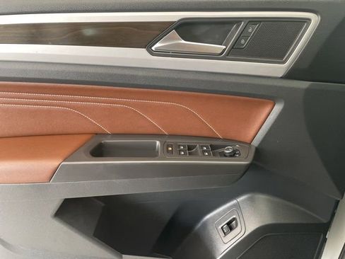 Certified 2023 Volkswagen Atlas SE w/ Black Wheel Package image 27