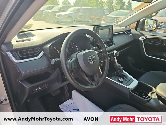 Used 2022 Toyota RAV4 LE AWD/4WD image 9