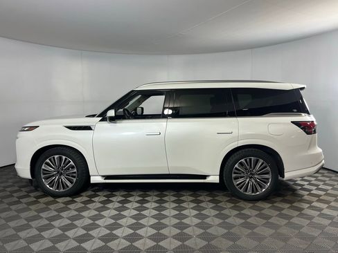 Used 2025 INFINITI QX80 Sensory image 10