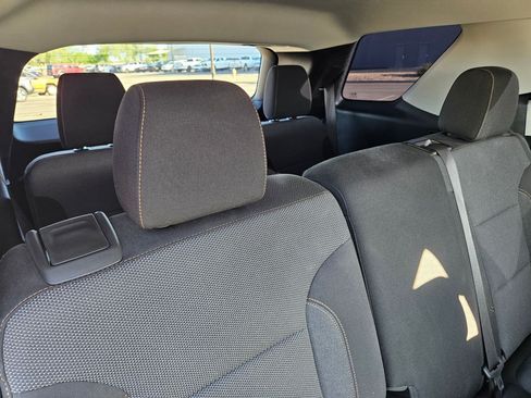 Certified 2021 Chevrolet Traverse LT FWD image 25