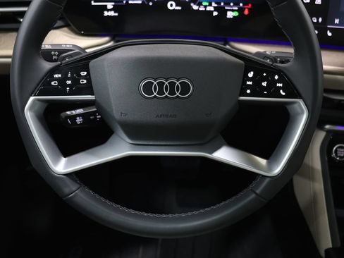 Used 2025 Audi Q5 Premium w/ Premium Plus AWD/4WD image 17