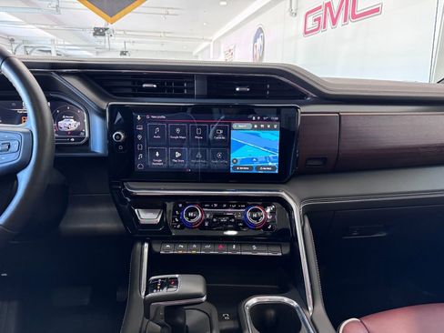 Certified 2025 GMC Sierra 1500 Denali Ultimate image 18