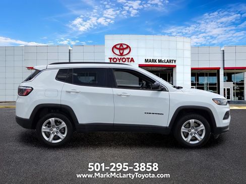 Used 2024 Jeep Compass Latitude AWD/4WD image 6