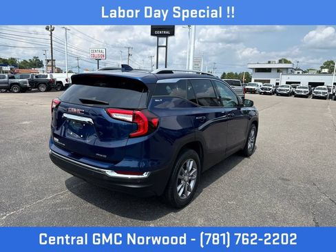 Certified 2022 GMC Terrain SLT AWD/4WD image 5