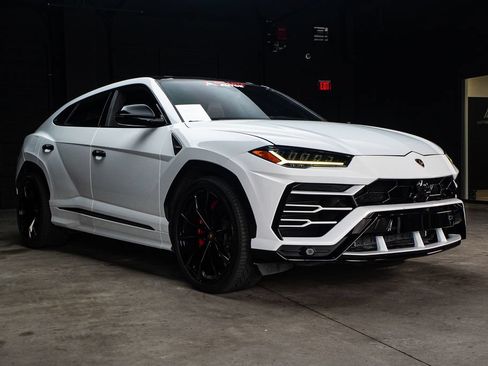 Used 2022 Lamborghini Urus AWD/4WD image 8