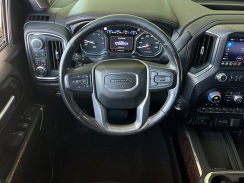 Used 2019 GMC Sierra 1500 Denali w/ Denali Ultimate Package AWD/4WD image 18