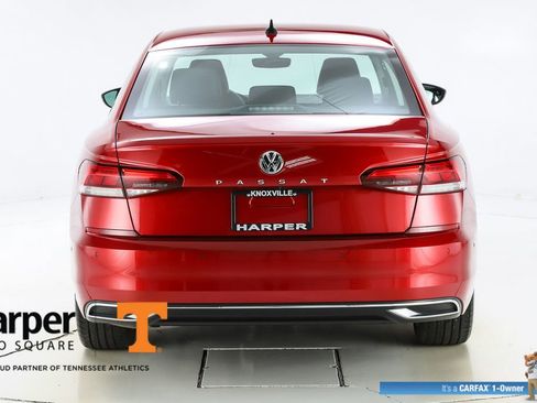 Used 2022 Volkswagen Passat 2.0T FWD image 8