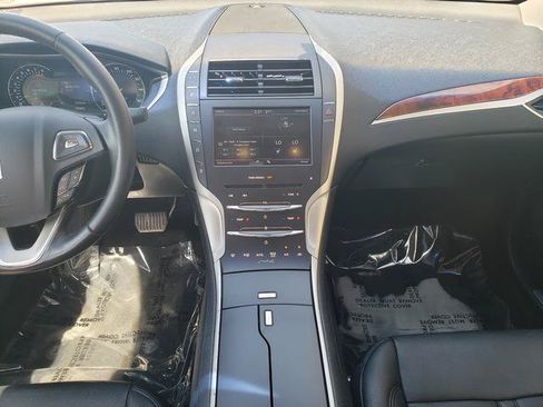 Used 2015 Lincoln MKZ FWD image 14