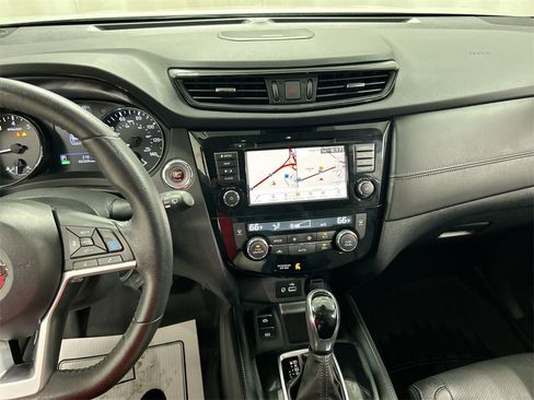 Used 2020 Nissan Rogue SL w/ Premium Package image 19