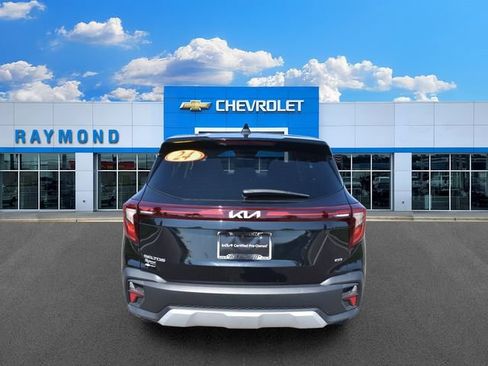 Used 2024 Kia Seltos LX AWD/4WD image 4