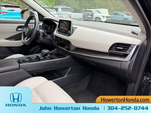 Used 2024 Nissan Rogue SV w/ SV Premium Package AWD/4WD image 5