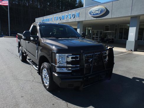 Used 2025 Ford F350 XLT image 1
