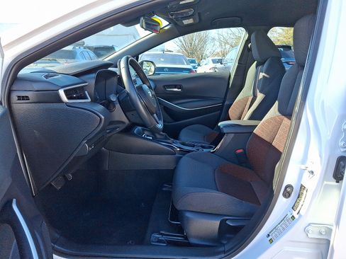 Used 2025 Toyota Corolla SE image 13