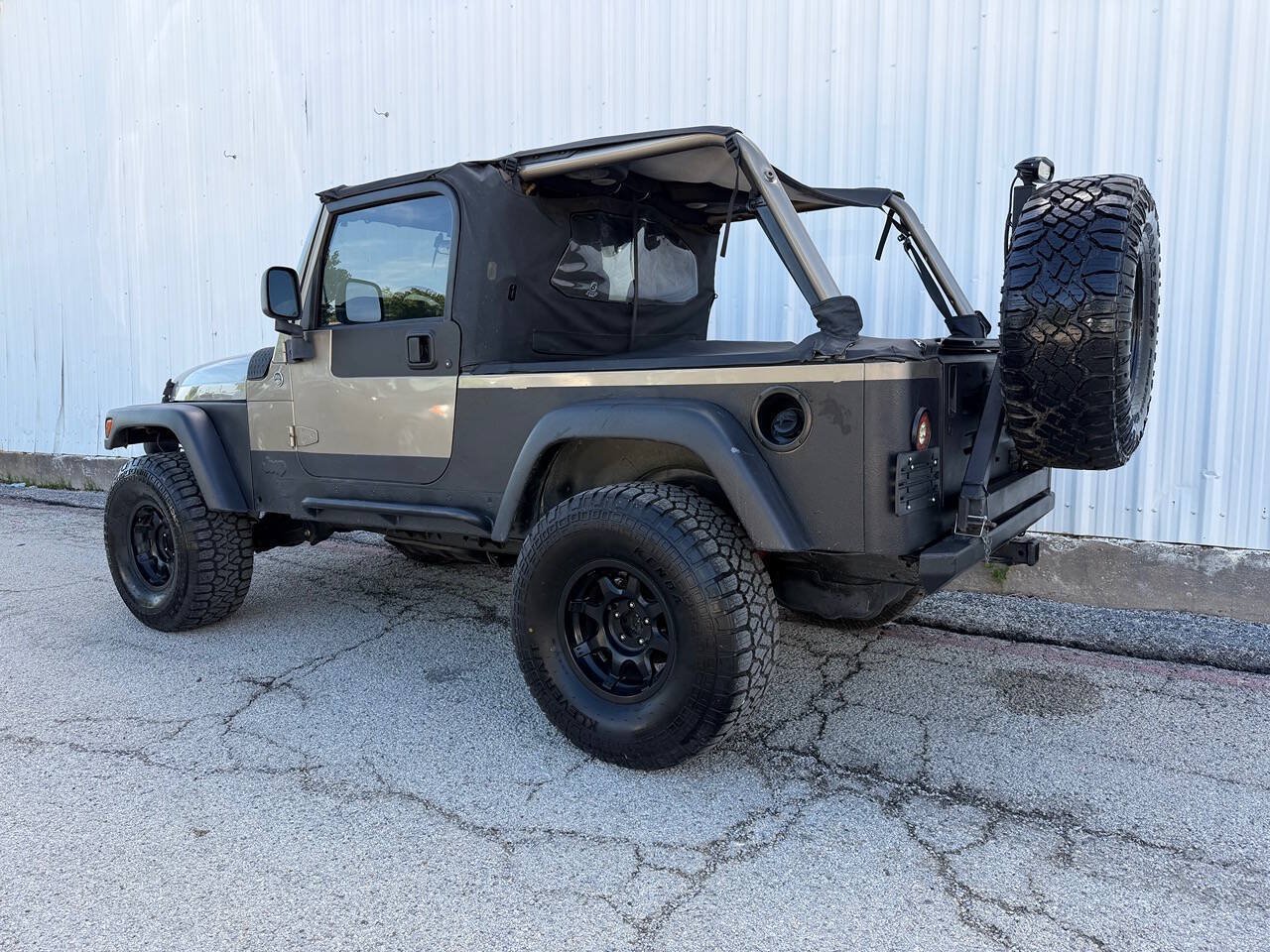 Used 2005 Jeep Wrangler Unlimited AWD/4WD image 9