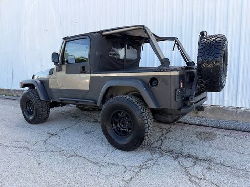 Used 2005 Jeep Wrangler Unlimited AWD/4WD image 9