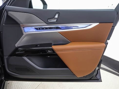 New 2026 BMW 740i xDrive image 30