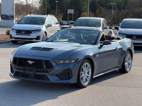 Used 2024 Ford Mustang GT Premium image 3