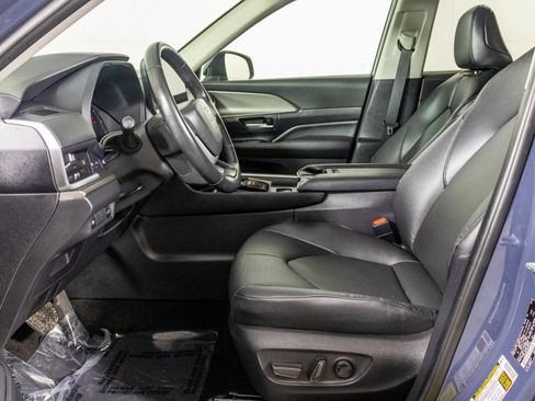 Used 2024 Toyota Grand Highlander XLE image 23