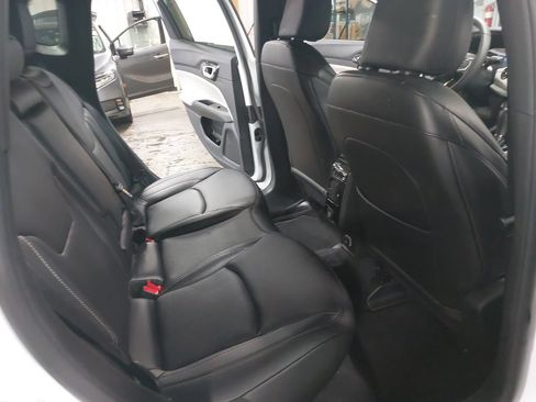 Used 2025 Jeep Compass Limited AWD/4WD image 11