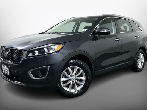 Used 2017 Kia Sorento LX image 14