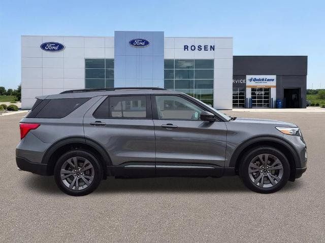 Certified 2024 Ford Explorer XLT w/ Equipment Group 202A AWD/4WD image 2