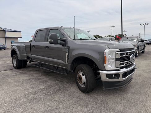 Used 2025 Ford F350 XLT AWD/4WD image 2