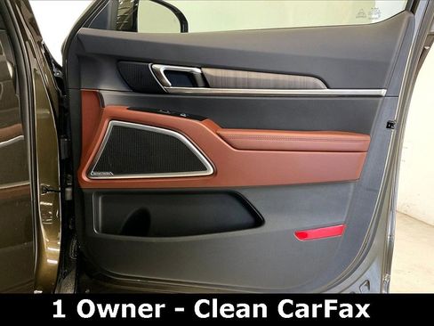 Used 2025 Kia Telluride SX Prestige image 22