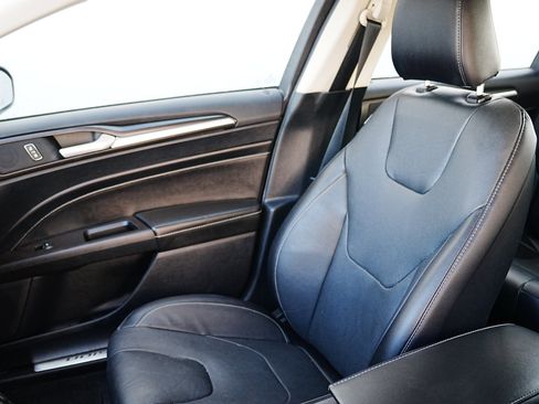 Used 2020 Ford Fusion Energi Titanium image 11