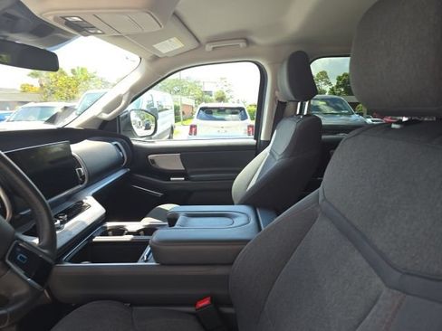 Used 2025 Ford Expedition Max Active RWD image 7