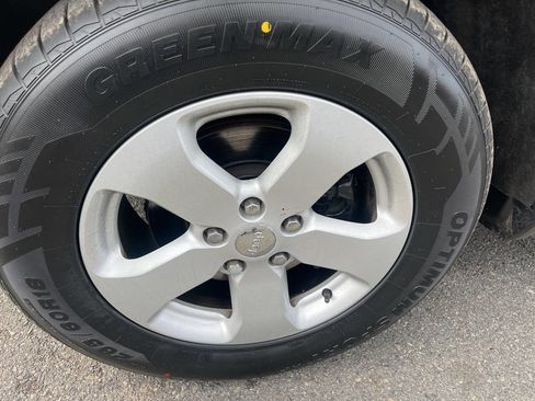 Used 2012 Jeep Grand Cherokee Laredo image 9