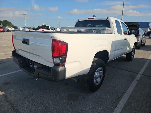 Used 2021 Toyota Tacoma SR RWD image 4