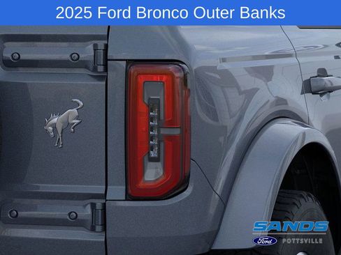 New 2025 Ford Bronco Outer Banks image 23