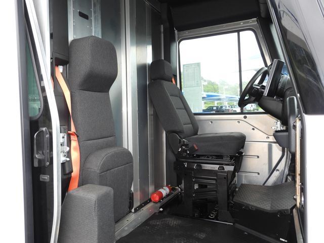 Used 2024 Chevrolet Brightdrop 400 w/ Commercial Equipment Package AWD/4WD image 29
