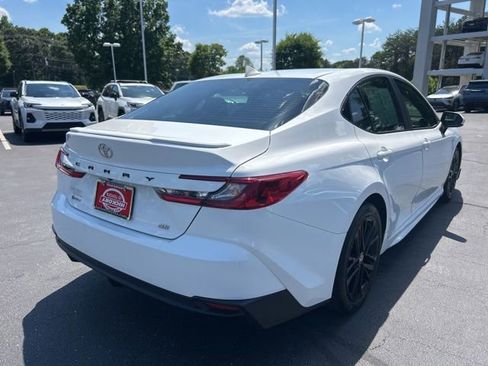 Used 2025 Toyota Camry SE w/ Convenience Package FWD image 7