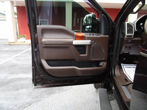 Used 2019 Ford F250 King Ranch w/ King Ranch Ultimate Package AWD/4WD image 27