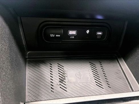 Used 2024 Kia Sportage EX image 25