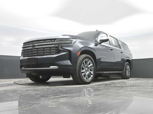 Used 2021 Chevrolet Suburban Premier AWD/4WD image 23