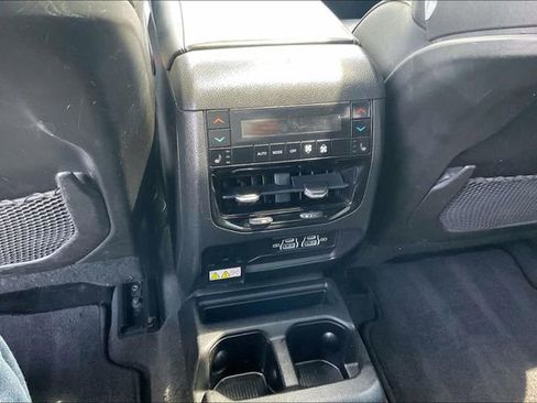 Used 2022 Jeep Grand Cherokee L Overland w/ Luxury Tech Group IV RWD image 10