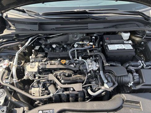 Used 2025 Toyota Corolla LE FWD image 30