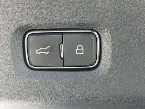 Used 2025 Ford Expedition Max Active RWD image 11