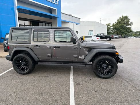 Used 2018 Jeep Wrangler Unlimited Sport S AWD/4WD image 2