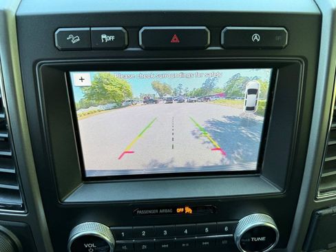 Used 2019 Ford Expedition Max XLT w/ Equipment Group 202A AWD/4WD image 39
