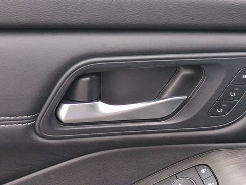 Certified 2025 Nissan Rogue SL w/ SL Premium Package FWD image 14