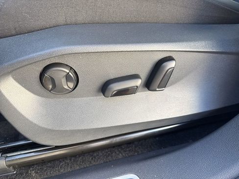 Certified 2024 Volkswagen Tiguan SE R-Line image 20