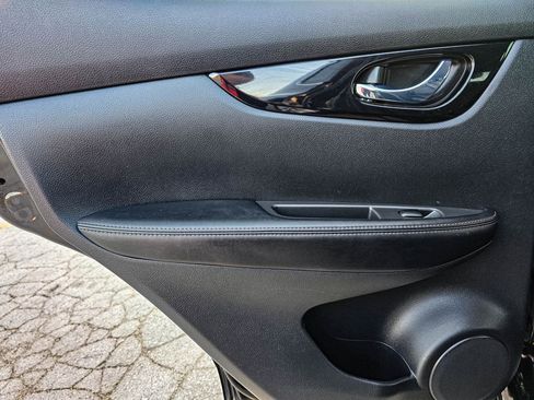 Used 2021 Nissan Rogue Sport SV w/ Technology Package image 30