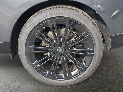 New 2025 Land Rover Range Rover Autobiography AWD/4WD image 35